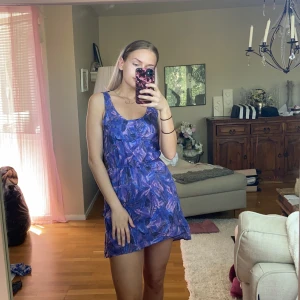 Klänning  - Klänning 