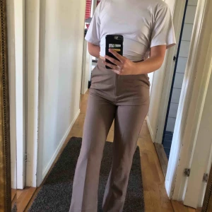  - Ett par byxor från Hanna Schönbergs senaste kollektion. Köpte dessa för inte alls längesen men har inte kommit till användning. 