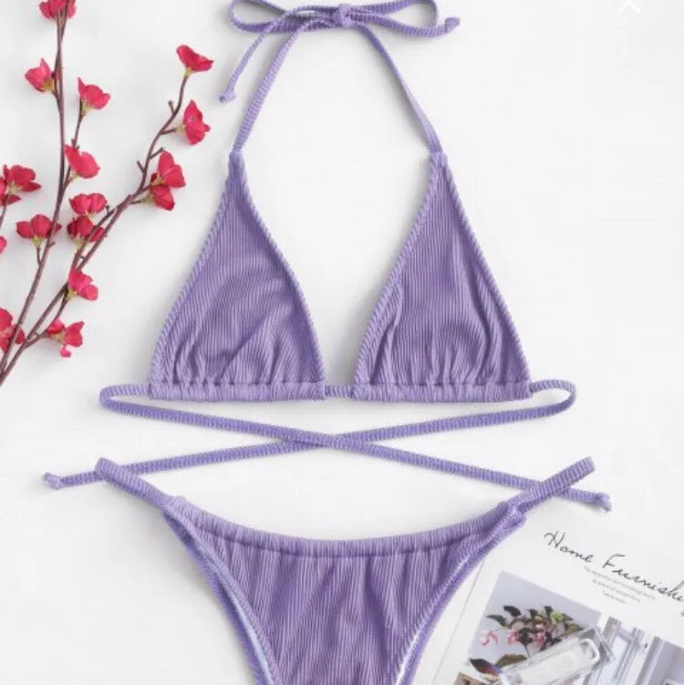 Super fin lila bikini som tyvärr är för stor för mig:( Aldrig använd, endast testad. Frakt ingår 🥰. Övrigt.