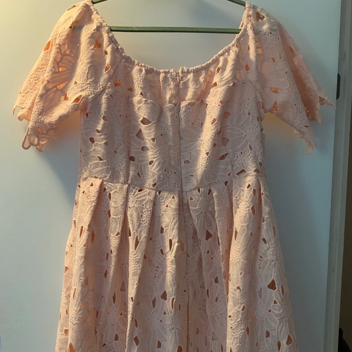 Boohoo offshoulder klänning. - 90