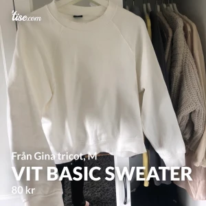 Sweater, st M - Knappt använd och säljer billigt. Hopps någon annan får användning av den