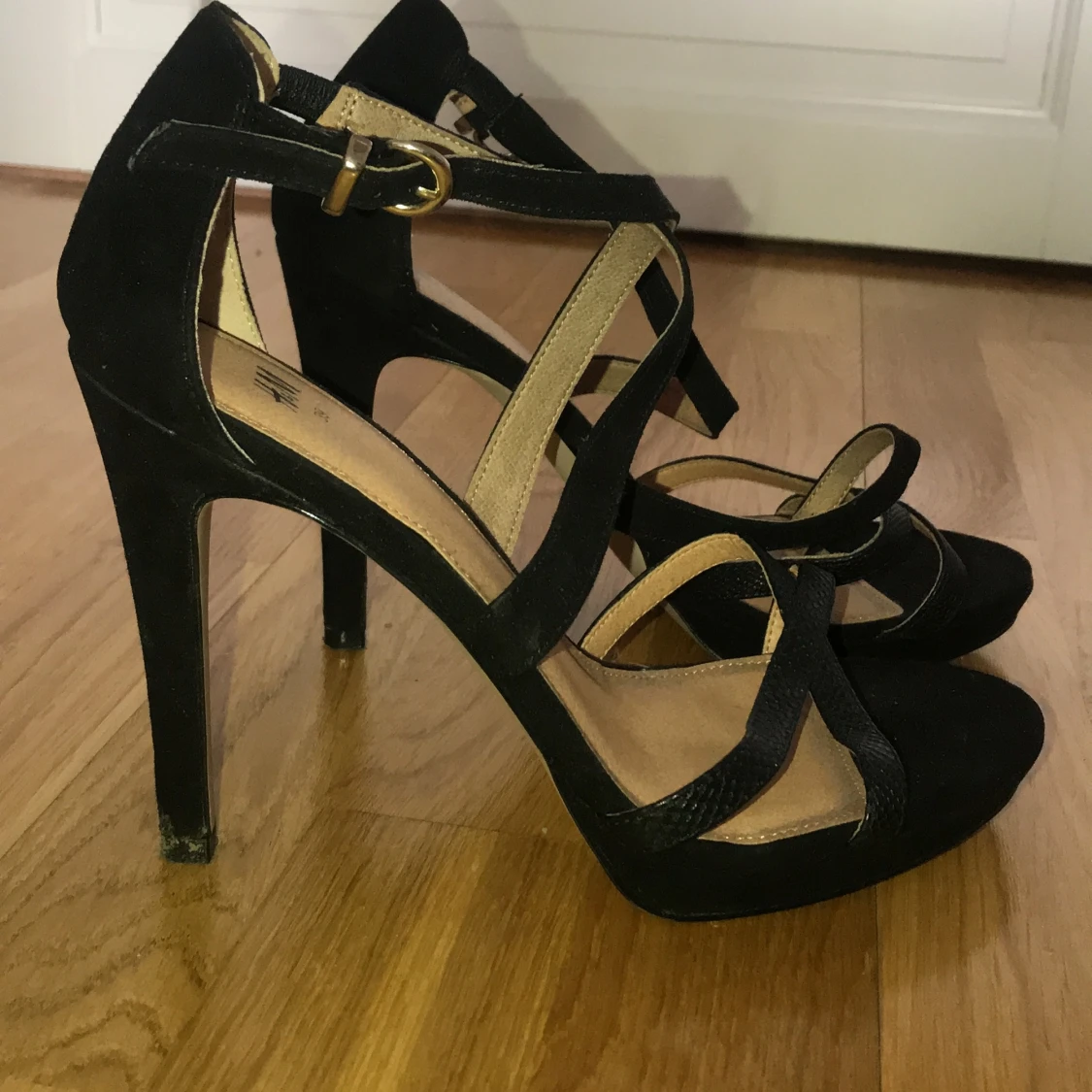 Svarta heels från HM  - 91