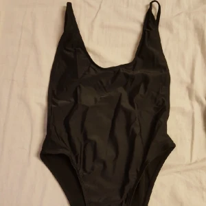  - helt nya endast prövad med underkläder, kan skickas mot frakt