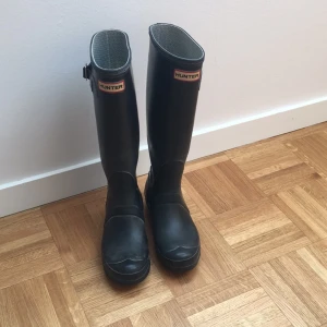  - En storlek för liten för mig tyvärr, hoppas de finner lyckan hos någon av er istället :) 