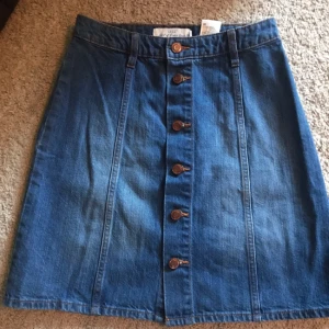  - Helt ny jeanskjol 