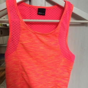  - Träningslinne. Plus frakt. Betalning sker via swish.