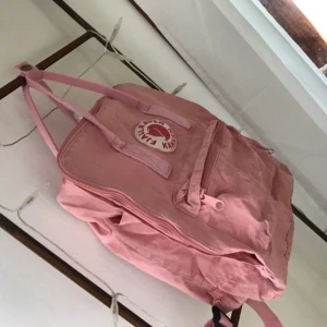  - Fjällrävens KÅNKEN. Använd men tvättad. Frakt 45 kr