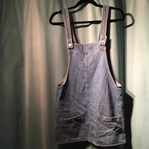  - Hängselkjol från mango - sparsamt använd 