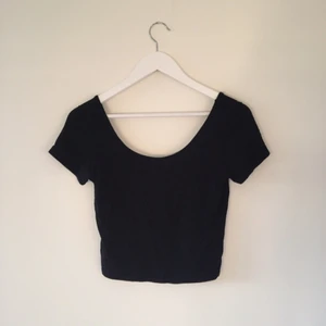  - Magtröja med djup rygg