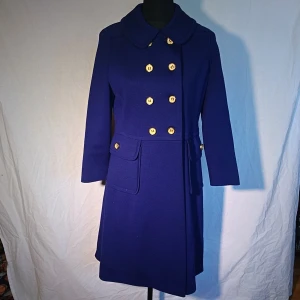 Blå vintagekappa - Superfin äldre kappa. Ingen storleksmärkning men bör passa 34-36