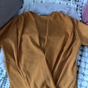 Zara blus - Oanvänd. 