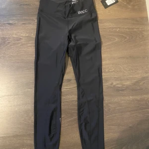 Träningstights Blacc  - Helt nya, prislapp sitter kvar. Från blacc. 