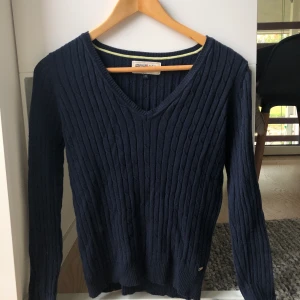 Kappahl  - Säljer denna stickade tröja ifrån Cubus i stl XS. Passar mig som vanligt vis har S. (60+frakt)