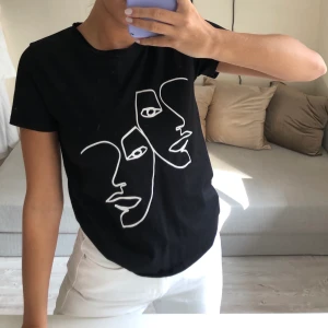 T-shirt från MQ - Jättefin T-shirt som jag inte använder längre 