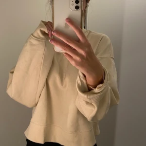 Beige sweatshirt - 🤎Superfin och gosig sweatshirt.🤎 💌Fraktar: måndagar & torsdagar.