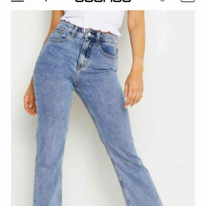  - Wow på dessa jeansen! Säljer pga passade inte över rumpan och för dyr retur på boohoo! Aldrig använda. Bud från 150kr. Köparen står för frakt