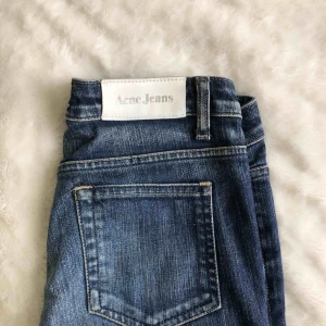  - Jeans från Acne i superbra skick! Storlek 29/34! Rätt tight modell men inte skinny!