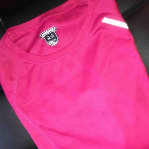  - Långärmad träningströja, storlek 34/XS! 40:-