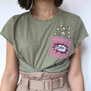  - Mycket söt t-shirt från NewYorker med texten ”pop it” på. Sjukt söt men kommer tyvärr inte till användning här. 