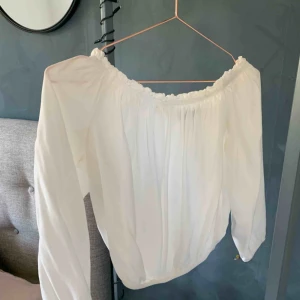  - Brandy melville off the shoulder top One size passar de flesta