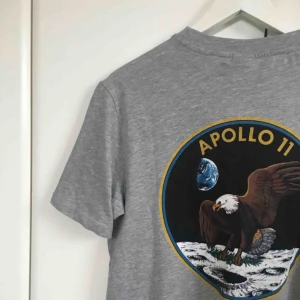  - HELT OANVÄND oversized t-shirt från H&M, säljes då jag har för många! Köparen står för frakten:)