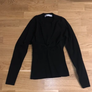  - Svart tröja från zara. Aldrig använd 
