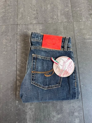 Jacob cohën jeans - Brand new Jacob cohen jeans med tags kvar på. Storleken är 26 men sitter som en 28. Mått kan fås privat