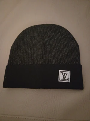 Svart mössa  - Svart mössa 