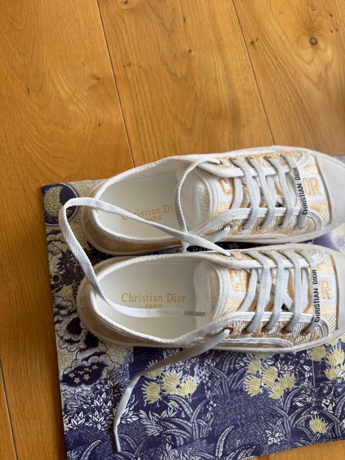 Beige Dior sneakers med monogram - 4
