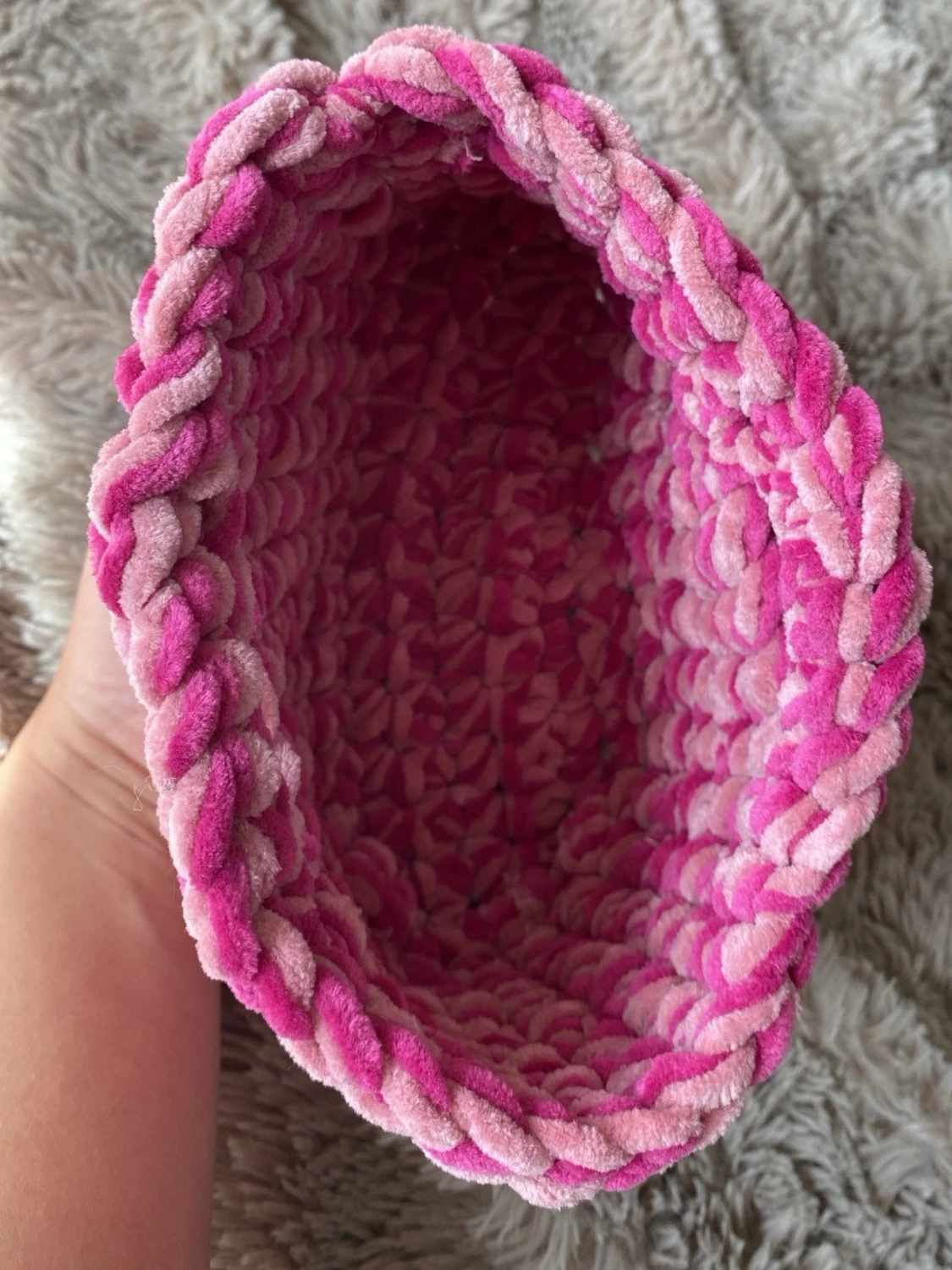 Handvirkad rosa liten ”korg” - 4