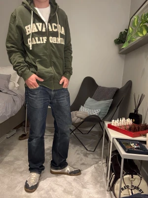 Zip hoodie - Riktig skön zip hoodie väldigt nich ligger mellan M/S pris kan diskuteras skriv vid frågor!