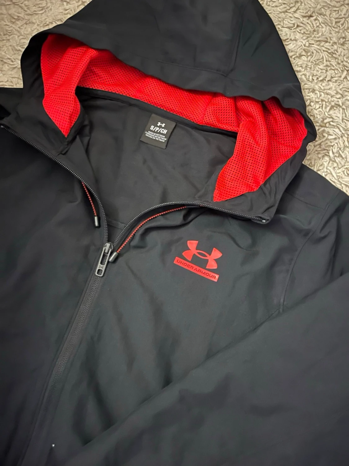 Svart vindjacka från Under Armour - 1