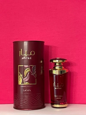 Lattafa Mayar Cherry Intense  - Lattafa mayar cherry intense 100ml se bilder för mängd kvar och noter. Jag postar alltid snabbt! Se gärna mina andra annonser för samfrakt 