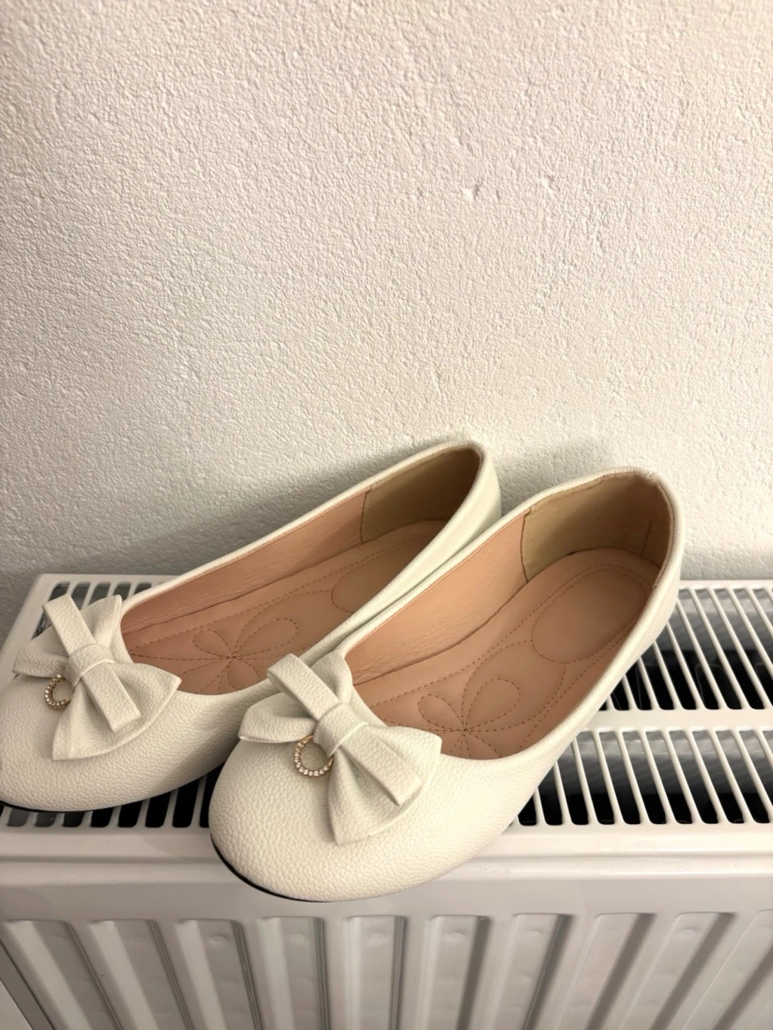 Vita ballerinaskor med rosett - 1