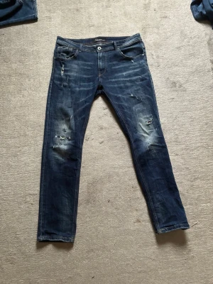 Vintage jeans - Ett par vintage jeans köpta i Italien size 36 där vilket motsvarar 32 i eu storlek