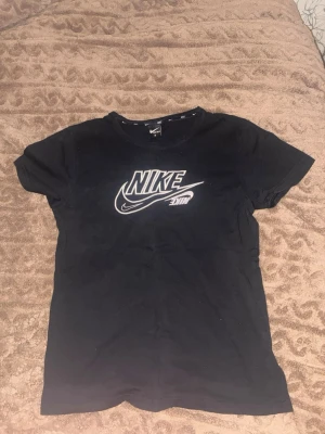 Nike T-shirt  - Storlek M