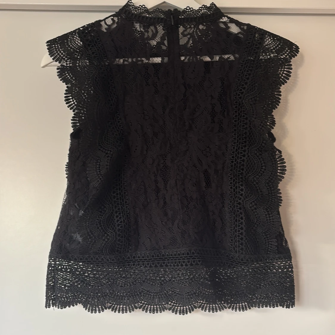 Svart spetsblus från ONLY XS - 2