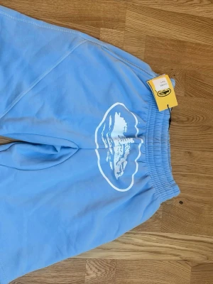 Cortiez shorts med tag  - Cortiez short ljus blå med tag 