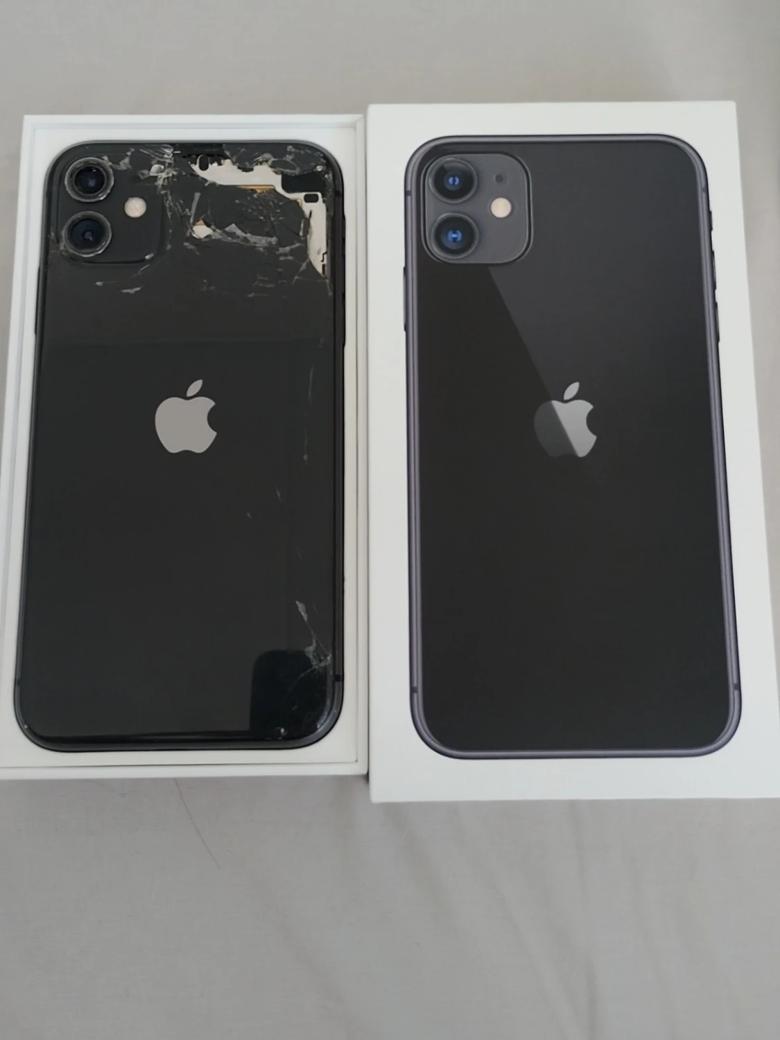 iPhone 11 64GB - 1