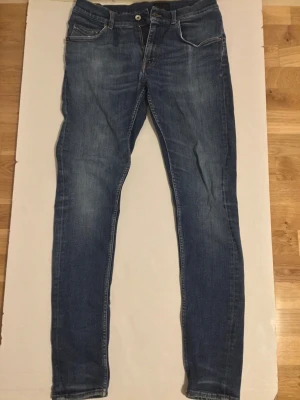 Tiger Of Sweden Jeans 32/34 - Säljer mina riktigt snygga Tiger Of sweden Jeans som intr passar mig längre, dem är i jättefint skick. Skriv på DM om du undrar över något!