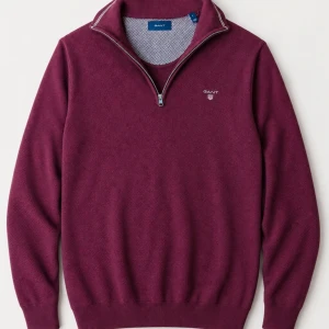 Stickad gant 1/4 zip - Tjena, jag säljer en riktigt snygg och populär stickad Gant 1/4 zip😁 Den är i mycket bra skick och har inga fläckar eller skador☺️ Den är självklart äkta✅ Skicka om du har några frågor😄