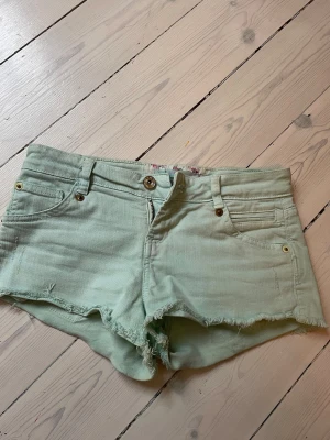 Jeansshorts - Pastellfärgade jeansshorts perfekta till sommaren!