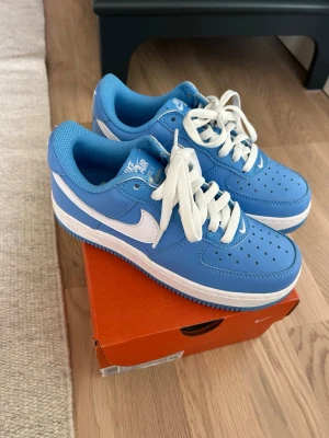 Nike Air force skor - Slutsålda och aldrig använda. Kvitto finns. Nypris: 1 699kr