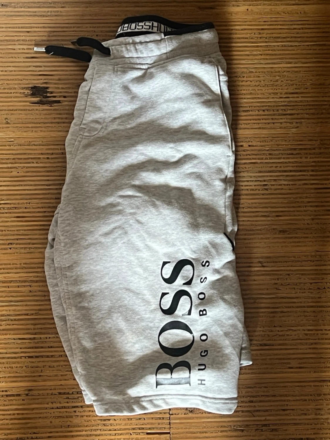 Grå shorts från Hugo Boss storlek 160 14 år S  - 1