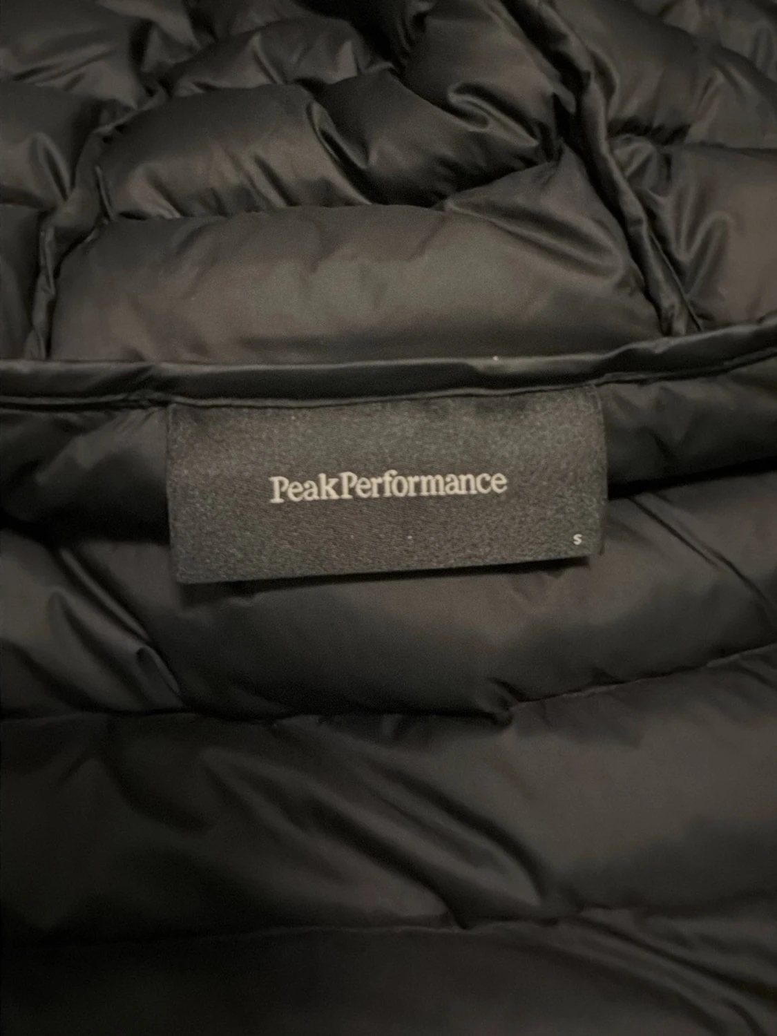 Svart dunjacka med huva Peak Performance - 3