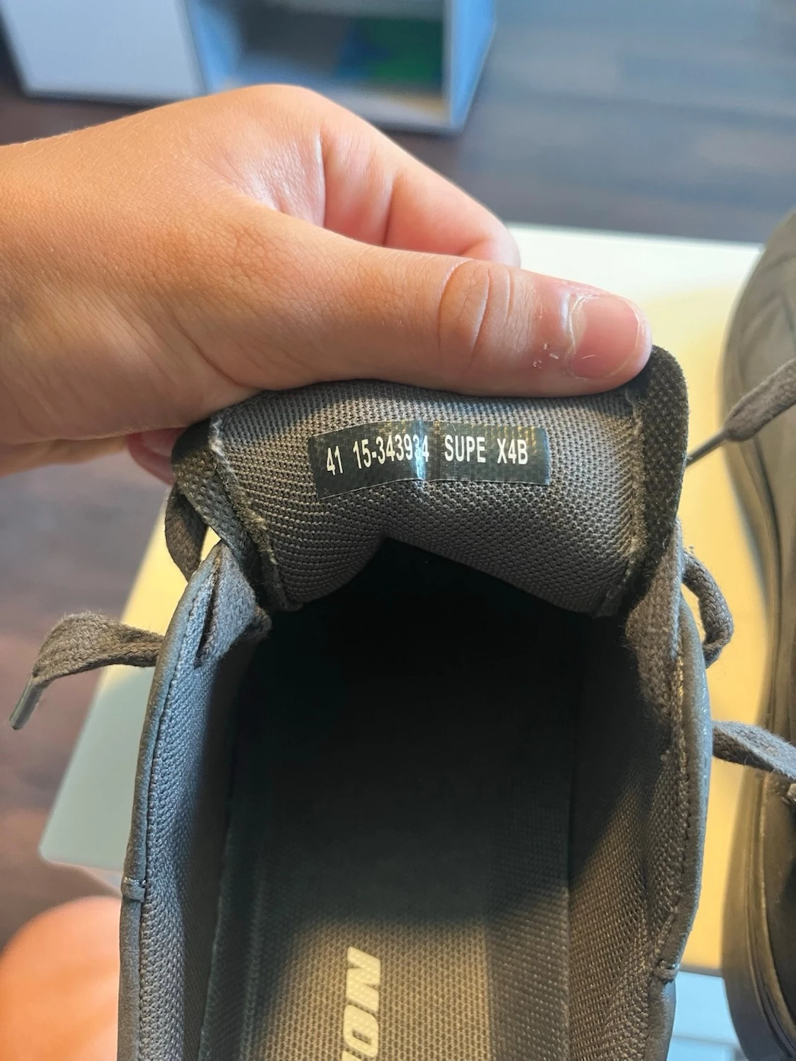 Mörkbruna låga sneakers i mocka - 4