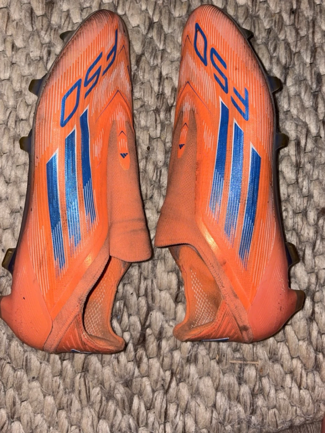 Orangea F50 fotbollsskor - 1