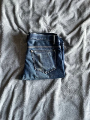 APC jeans  - Tjena! Jag säljer ett par riktigt schyssta jeans från apc i W30 👌Jätte fin wash och inga defekter 🙌