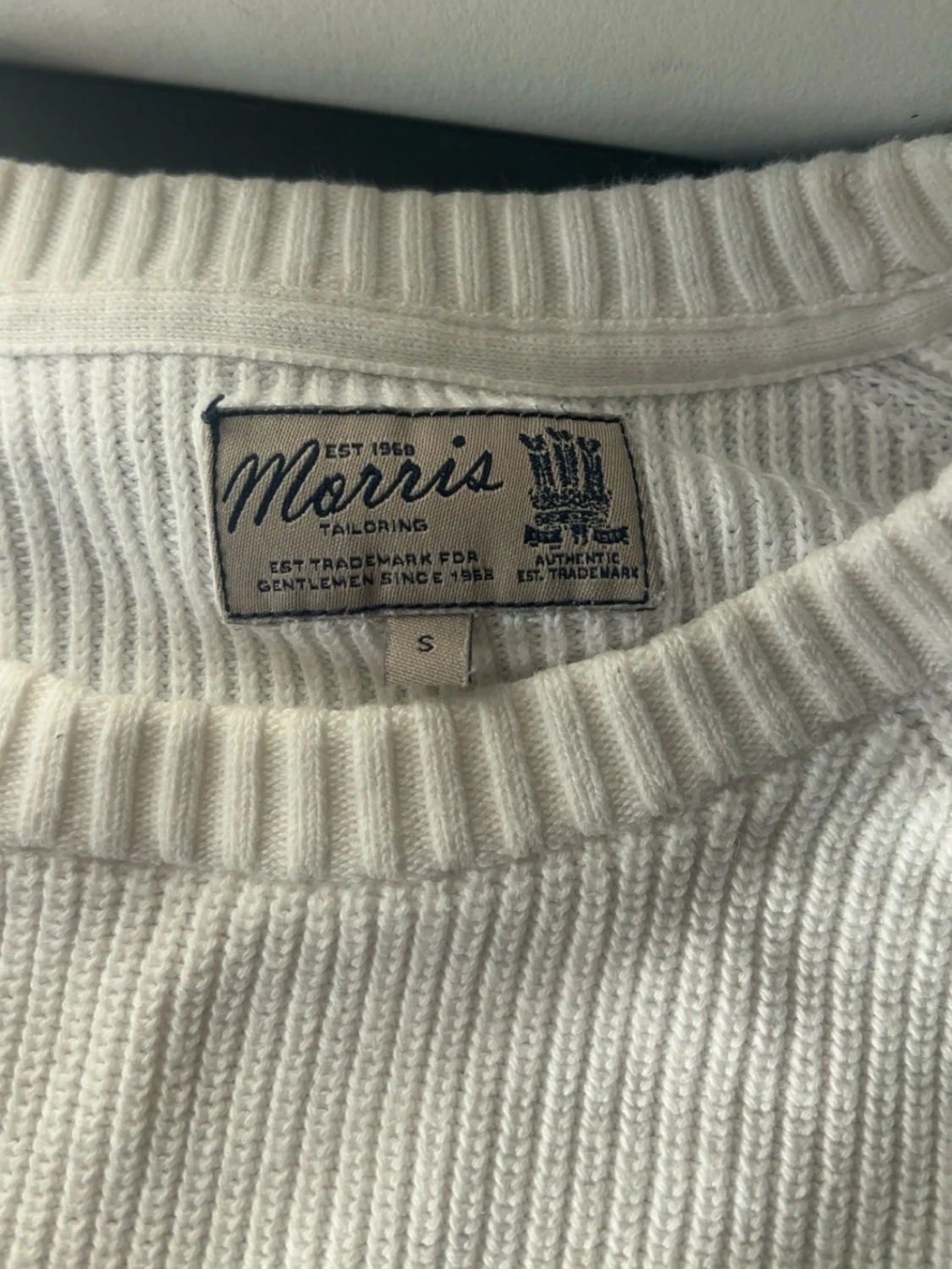 Vit stickad tröja från Morris - 1