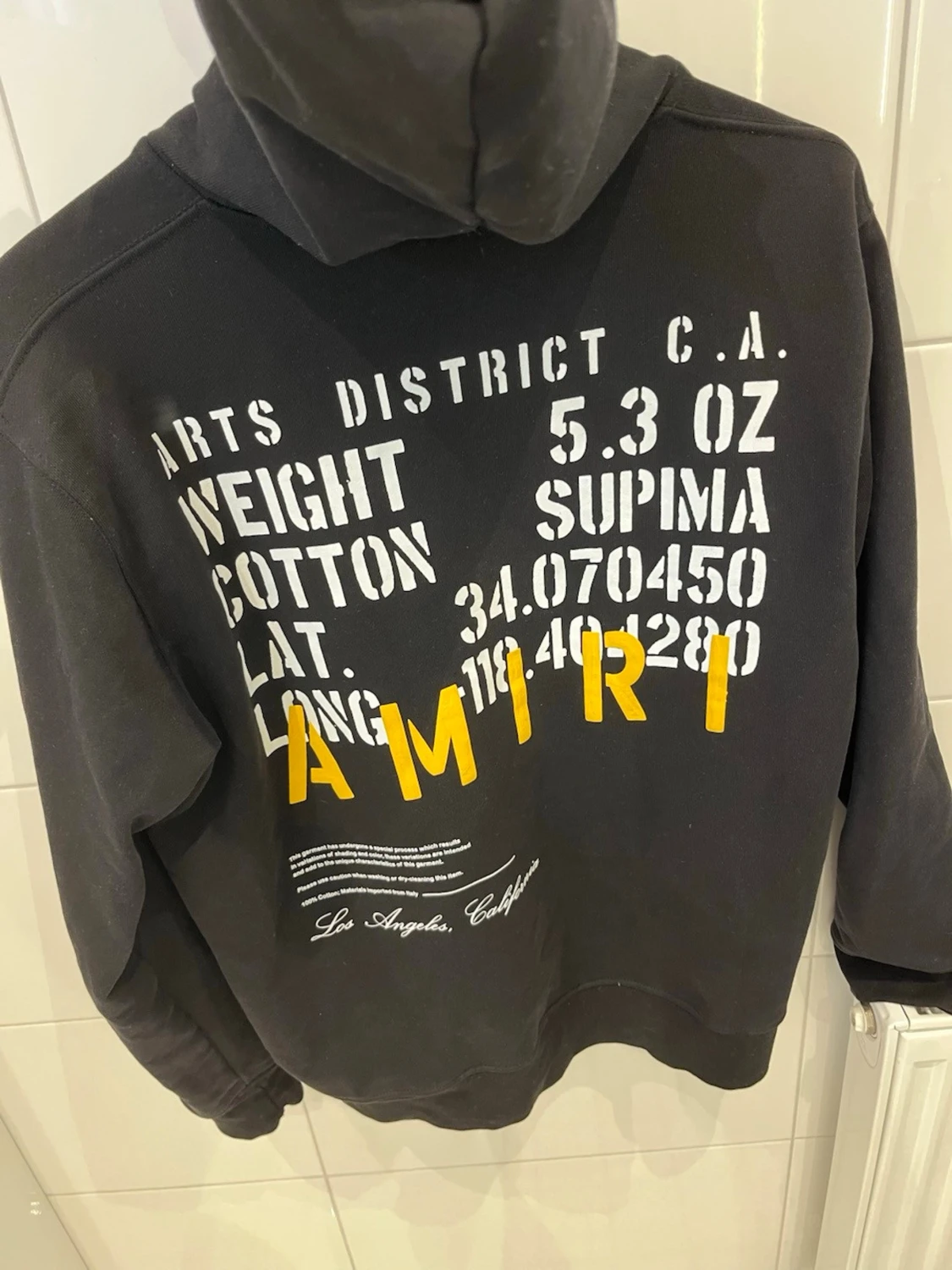 Svart hoodie med gul AMIRI-tryck - 2